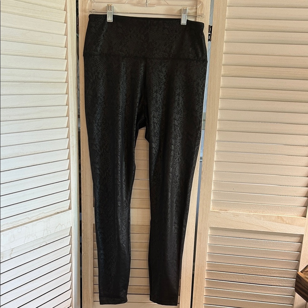 Simply Vera Vera Wang Black Textured Leggings